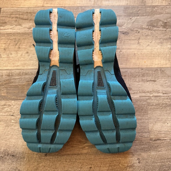 On Running Cloudsurfer Men’s 12.5 Navy Blue Running Shoes Swiss Engineering - Picture 4 of 6